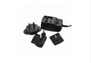 Adaptador universal preto da alimentação CA, tomadas EN60950/EN60065 permutáveis