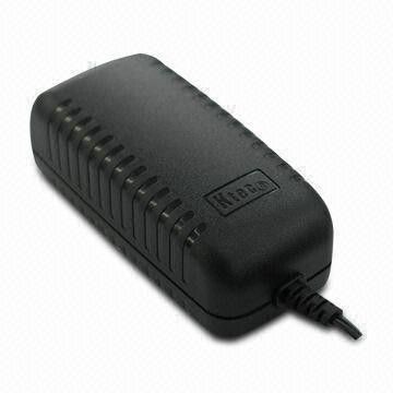 Adaptador universal de uma alimentação CA de 15 watts para produtos audio e video