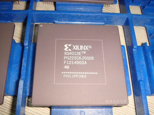 Disposição de porta programável XILINX do campo do silicone XCV50-4TQ144I para o controlador da fonte de alimentação