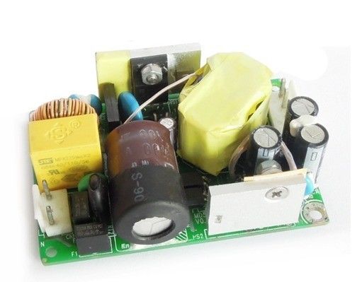 EN61000-3-2 o poder médico padrão Suppies 50W Output 15V/2.67A MD50-220S15