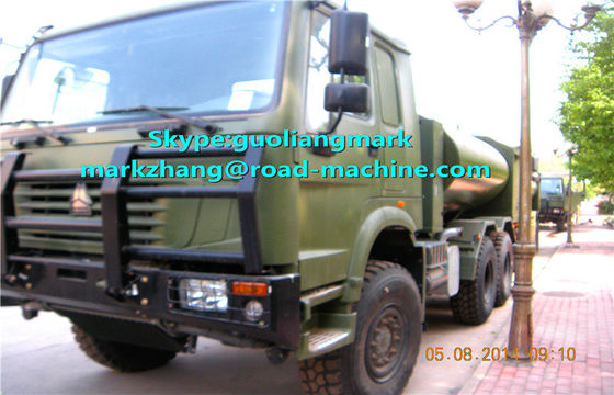 Caminhão de petroleiro verde 25000L da água das forças armadas 6*4 de SINOTRUK HOWO com EURO LHD OU RHD padrão