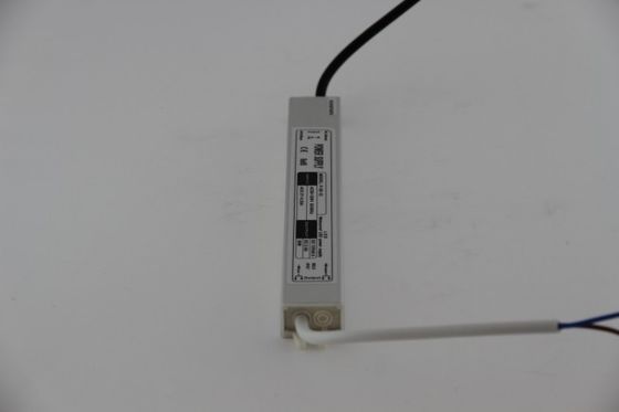 a C.C. 30W de 2500mA 12 V Waterproof a fonte de alimentação EPA8270C do diodo emissor de luz motorista/IP68 do diodo emissor de luz