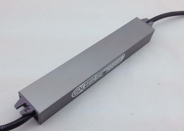 Fonte de alimentação constante impermeável 12V do diodo emissor de luz da tensão 30W 24V para os módulos do diodo emissor de luz